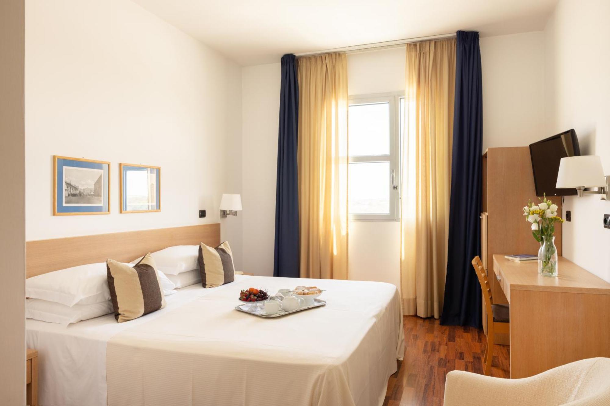 Hotel Majesty Bari Buitenkant foto