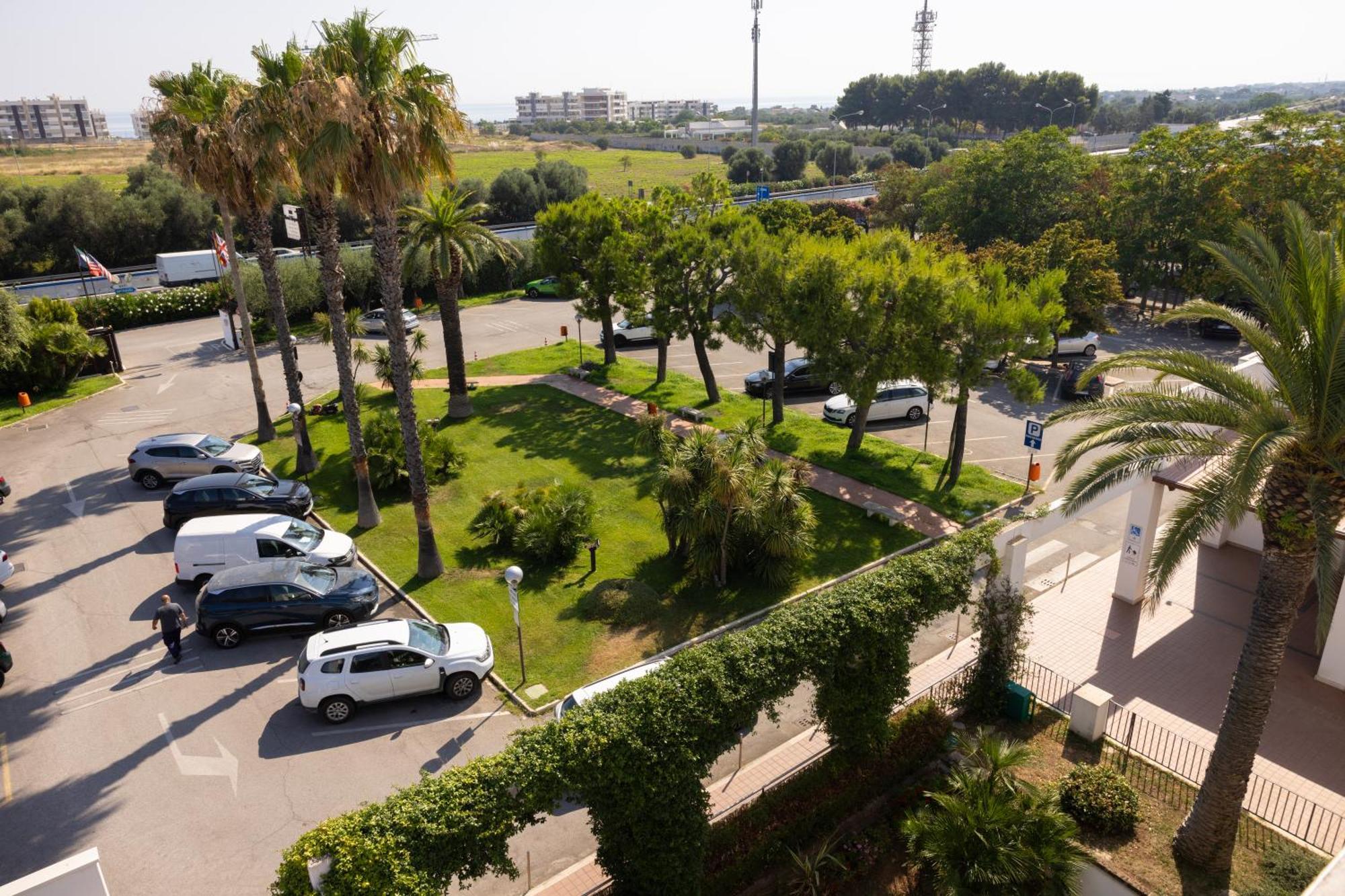 Hotel Majesty Bari Buitenkant foto